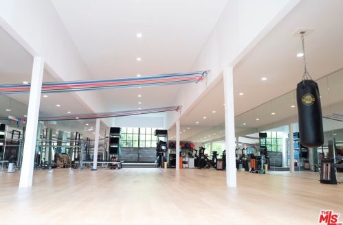 24220 Long Valley Rd, Calabasas, CA 91302-1250