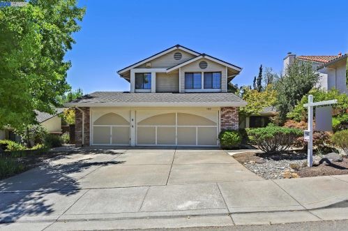 5900 Charter Oaks Dr, Hayward CA  94552-1678 exterior
