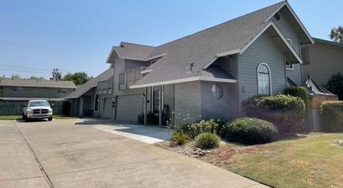 218 Hutchins St, Lodi, CA 95240-1920
