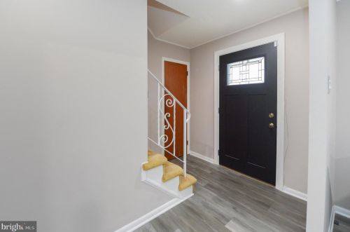 326 Arthur Dr, Beverly, NJ 08010-2156