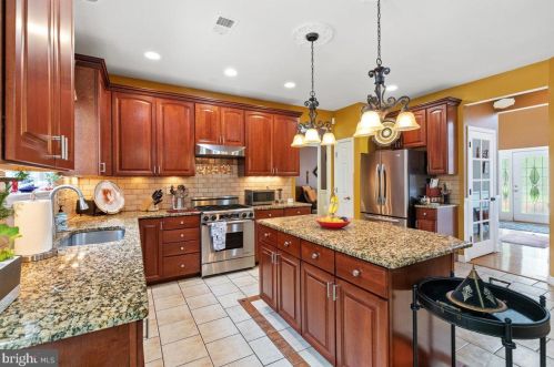 13 Colts Run Rd, Princeton NJ  08540-8593 exterior