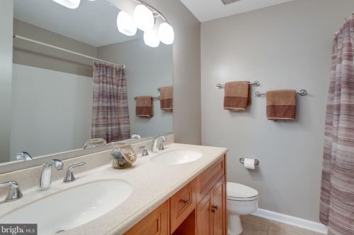 9305 Janphil Ln, Springfield VA  22153-3911 exterior