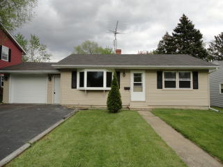 416 Terrace Dr, Sycamore IL  60178-1927 exterior