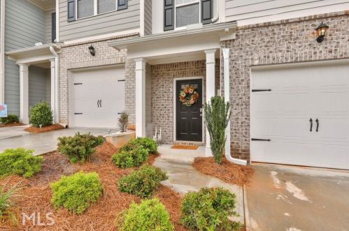 77 Chastain Cir, Newnan, GA 30263-8640