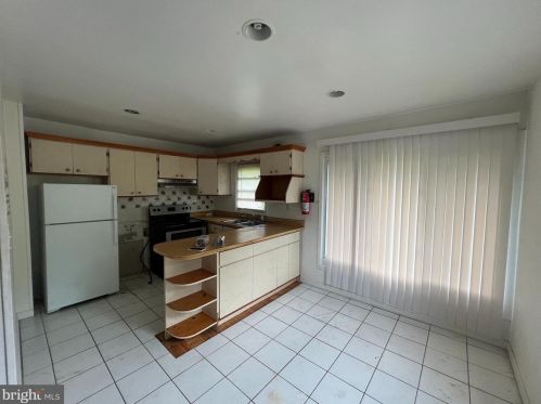 34 Poplar Ln, Willingboro, NJ 08046-2636