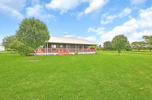 952 County Road 602, Mont Belvieu, TX 77535