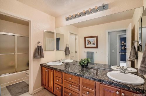 24662 Ontario Dr, Aurora CO 80016-4125 exterior