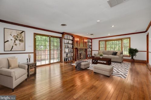 10205 Donleigh Dr, Columbia, MD 21046-1125