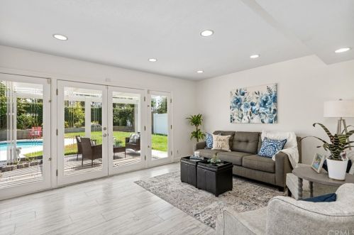 6298 Woodsboro Ave, Anaheim CA  92807-2347 exterior