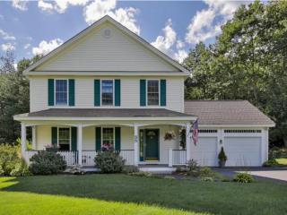35 Fox Hollow Dr, Weare, NH 03281-4328