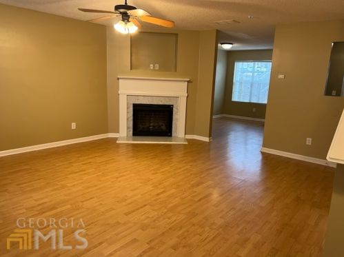 125 Chastain Cir, Newnan, GA 30263-8641