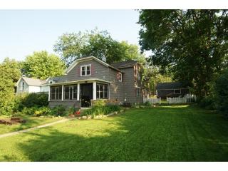 114 6th St, Hastings, MN 55033-1910