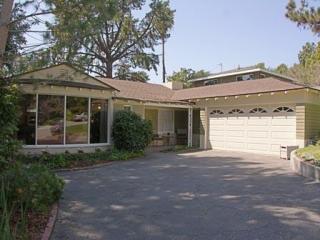 1038 Alta Pine Dr, Altadena, CA 91001-1410
