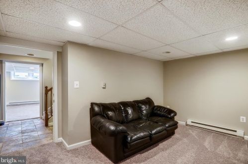 8401 Cedar St, Silver Spring MD 20910-4324 exterior