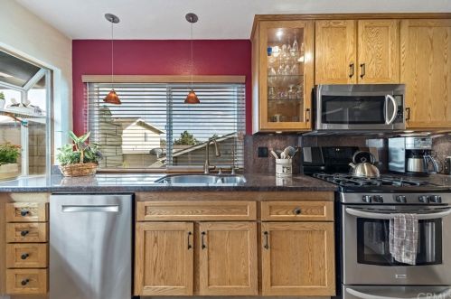 1631 Carmel Cir, Upland CA  91784-1703 exterior