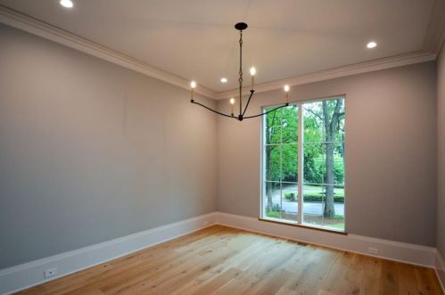 921 Heards Ferry Rd, Atlanta GA  30328-4727 exterior