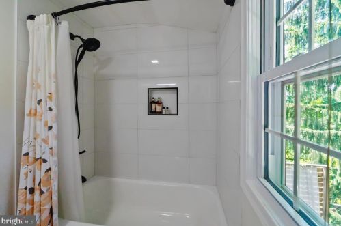 9914 Capitol View Ave, Silver Spring MD 20910-1033 exterior