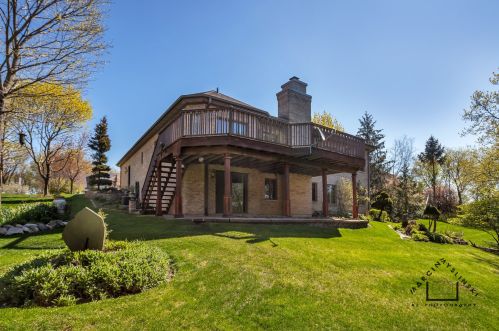 345 Winchester Dr, Barrington Hills, IL 60102