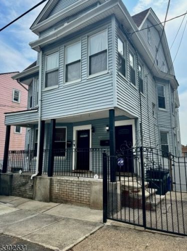 671 Irvine Turner Blvd, Newark, NJ 07112-2637