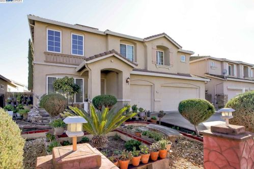 4072 Mist Trail Dr, Stockton, CA 95206-6084