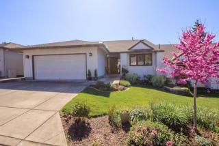 233 Mt Echo Dr, Medford OR  97504-7500 exterior