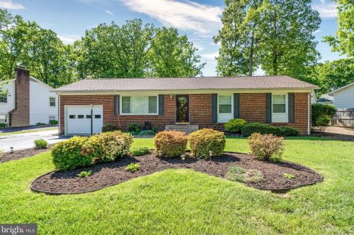 325 Tulip Cir, Fredericksburg, VA 22408-1556