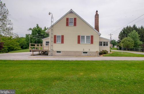 2405 Croll School Rd, York, PA 17403-9694