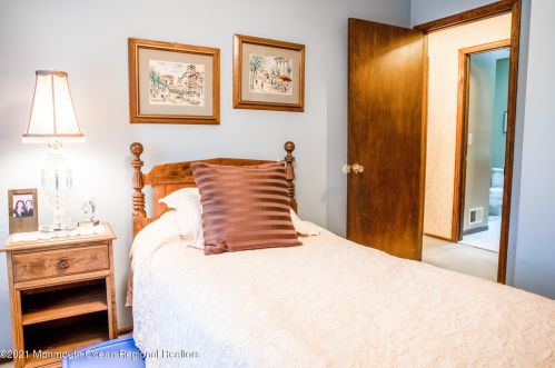 14 Cornell Ct, Tinton Falls NJ 07724-9720 exterior