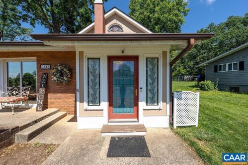 2617 Commonwealth Dr, Charlottesville, VA 22901-1438