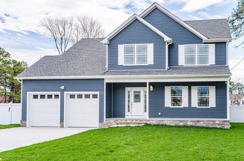 315 Neptune Ave, Berkeley Township, NJ 08721-1322