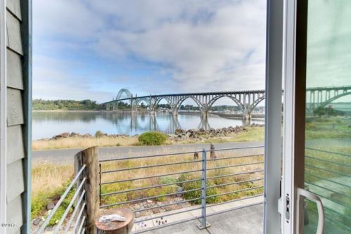 2618 Brant St, Newport, OR 97365-5200