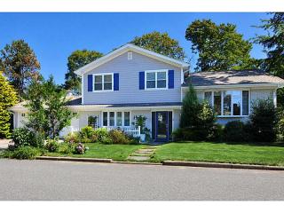 66 Cooper Ave, Warwick, RI 02886-8305