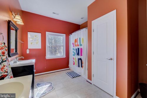 4933 Aspen St, Shady Side MD  20764-9667 exterior