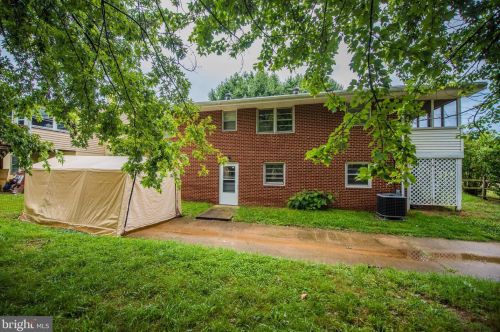 1321 Commonwealth Ave, Front Royal VA  22630-2829 exterior