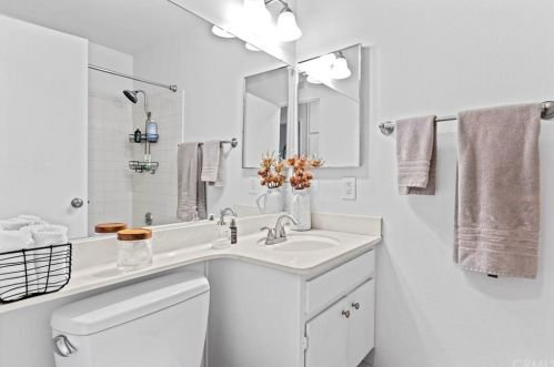 2604 Tustin Ave, Santa Ana CA 92705-1032 exterior