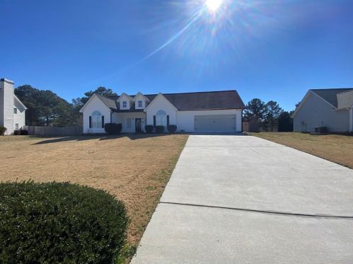 3021 Black Fox Dr, Loganville, GA 30052-4640