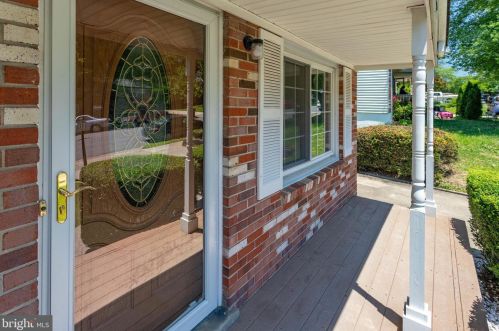 4508 Kentmore Dr, Woodbridge, VA 22193-5296