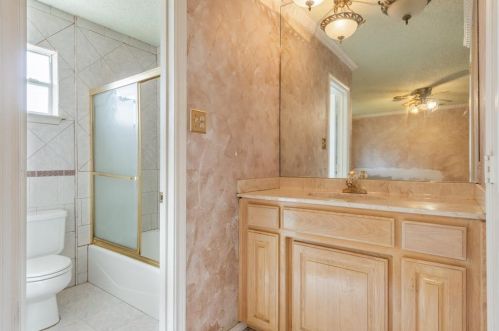 100 Grand Mdw Dr, Fort Worth TX 76108-3942 exterior