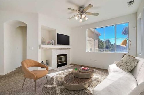 9198 Laguna Way, Elk Grove, CA 95758-7446