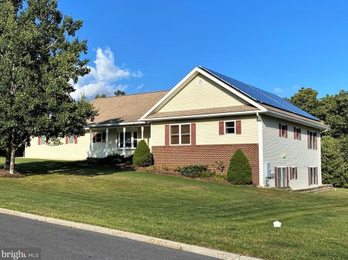 407 Timber Ridge Dr, Frostburg, MD 21532-1104