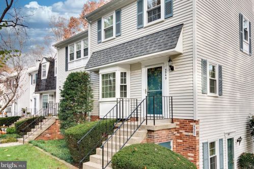 5949 First Landing Way, Springfield VA  22015-2605 exterior