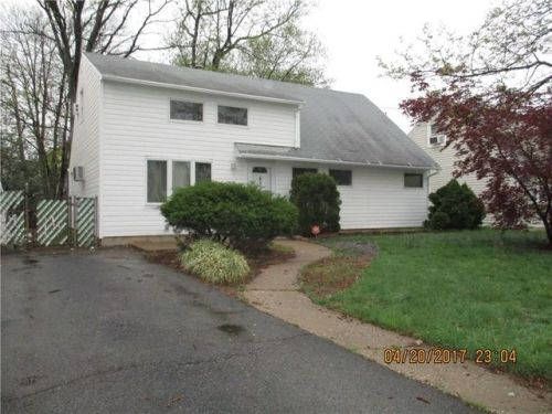 92 Harrison Ave, Iselin, NJ 08830-2302