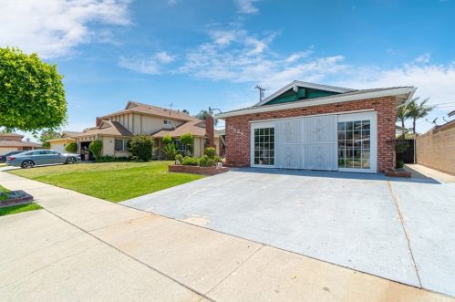 15529 Mckinley Ave, Compton, CA 90220-3328
