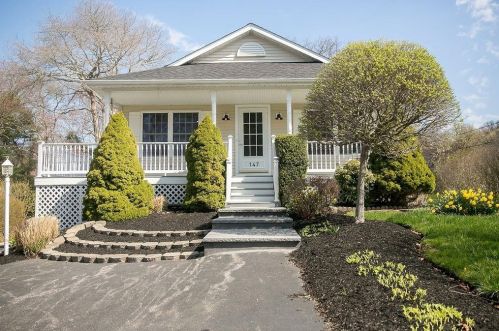 147 Foddering Farm Rd, South Kingstown, RI 02882-4103