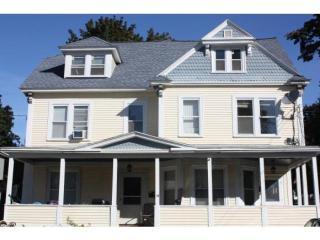 14 Courtland St, Nashua, NH 03064-2133