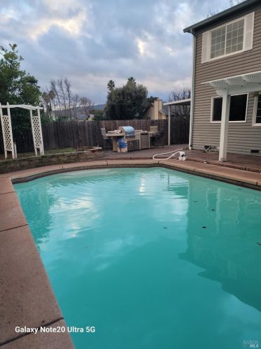 100 Kingsland Ct, Vacaville, CA 95687-6221