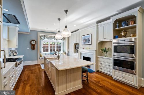 1812 Delancey Pl, Philadelphia PA  19103-6612 exterior