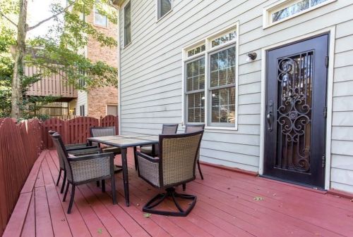 2375 Briarcliff Cmns, Atlanta GA  30345-2175 exterior