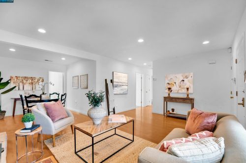 215 Cleopatra Dr, Concord CA  94523-3411 exterior