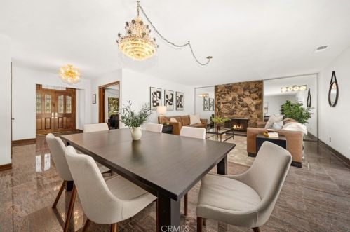 231 Sleepy Holw Dr, Glendale CA 91206-4727 exterior